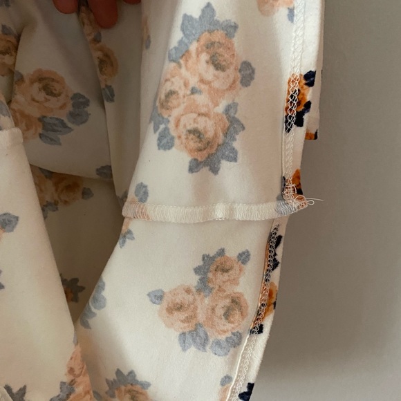 LAST CHANCE / Piphany Torrey Floral White Half-Sleeve Blouse Top XS/S - Picture 3 of 5